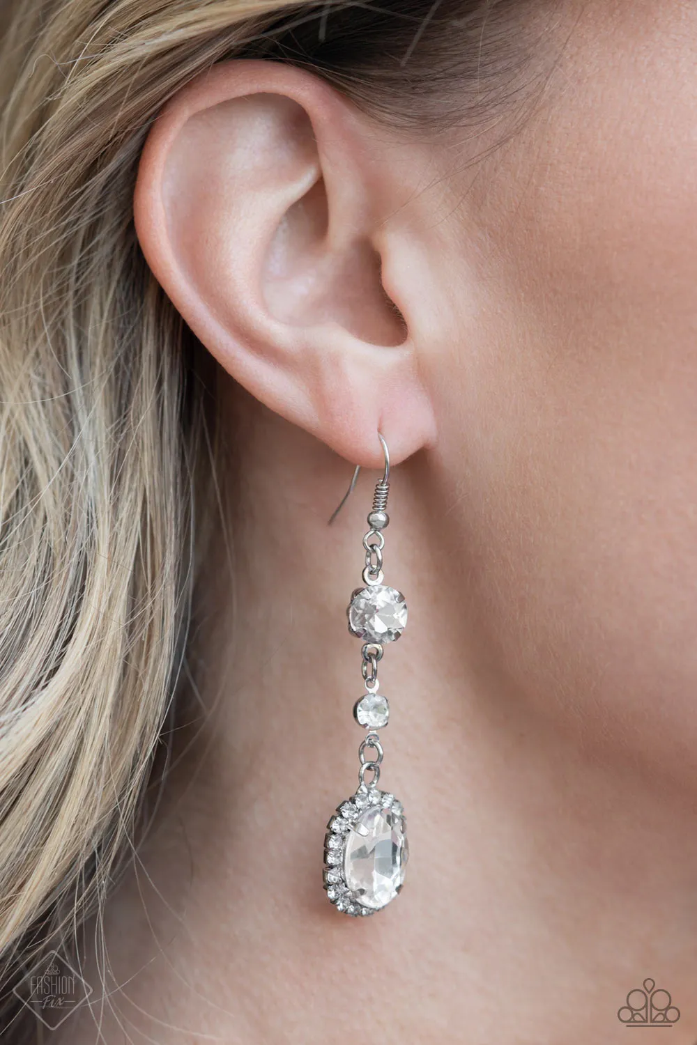 Glass Slipper Sparkle - White Earring